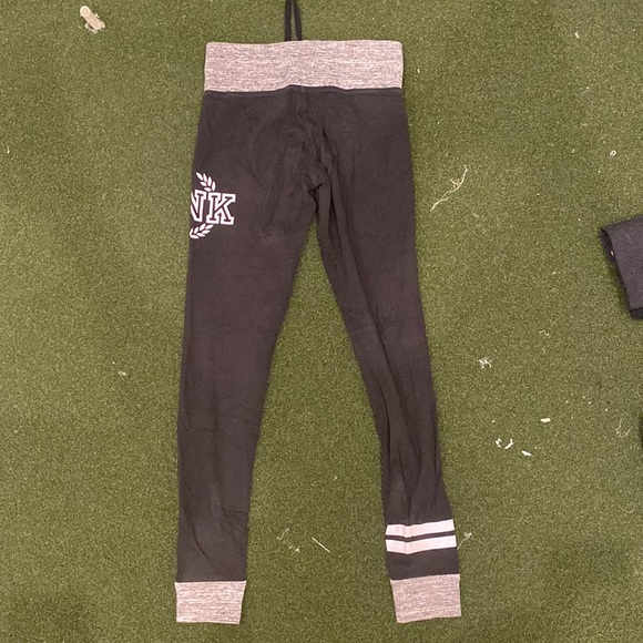 COPY - PINK VS SIZE XS YOGA PANTS - Picture 3 of 4